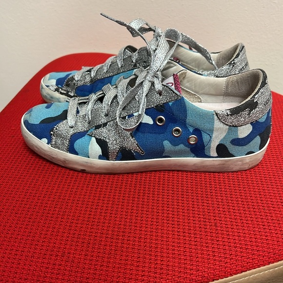 Golden Goose Superstars - Picture 6 of 8
